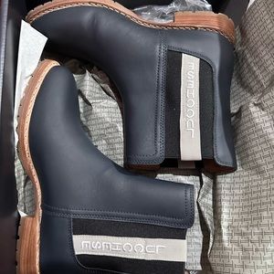 Brand new in box. Lucchese all-weather bootie.